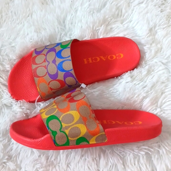 COACH Rainbow Logo Print pool slides Size 8M - Picture 4 of 8